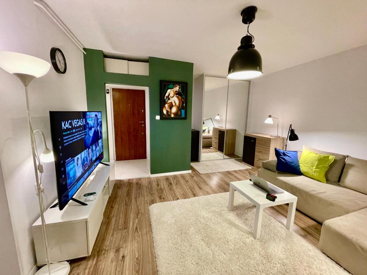 Holiday Metro Fast Wifi Tv'70 Netflix Hbo Appletv Варшава Екстериор снимка