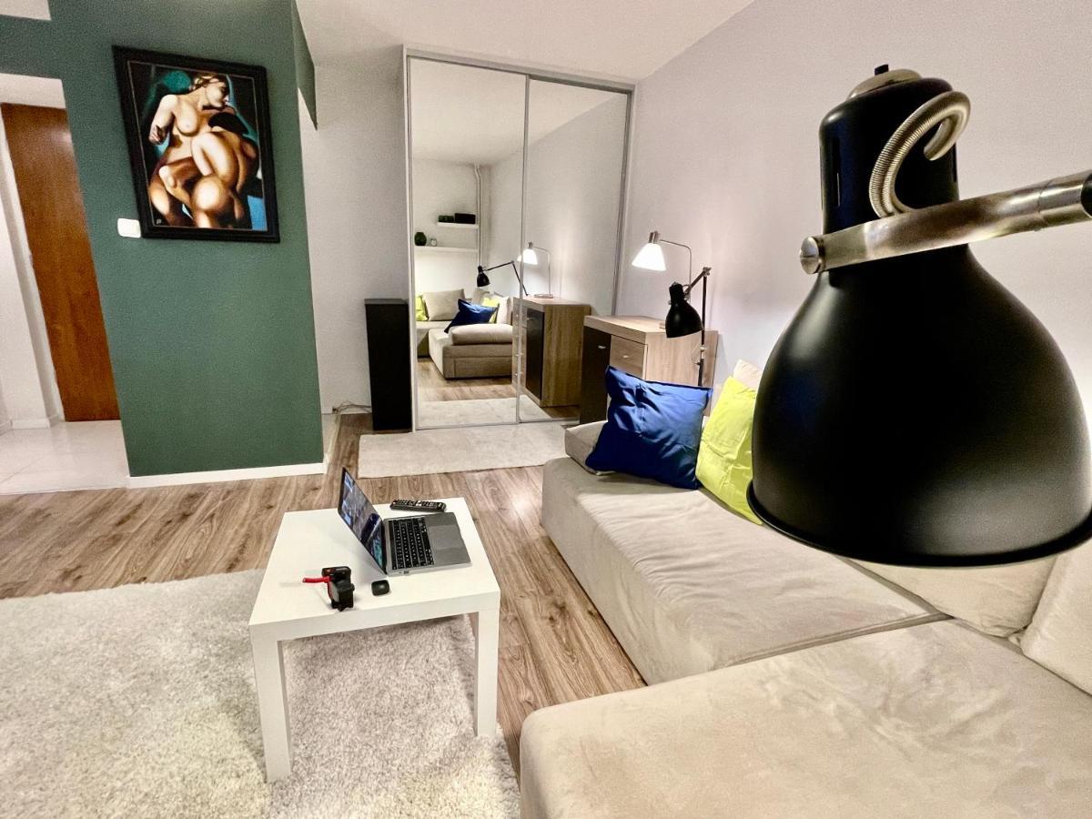 Holiday Metro Fast Wifi Tv'70 Netflix Hbo Appletv Варшава Екстериор снимка