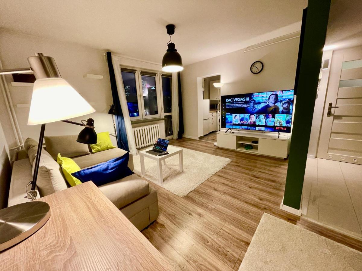 Holiday Metro Fast Wifi Tv'70 Netflix Hbo Appletv Варшава Екстериор снимка